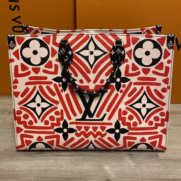 Louis Vuitton Crafty Limited Edition Onthego GM Bag - Picture 3 of 9